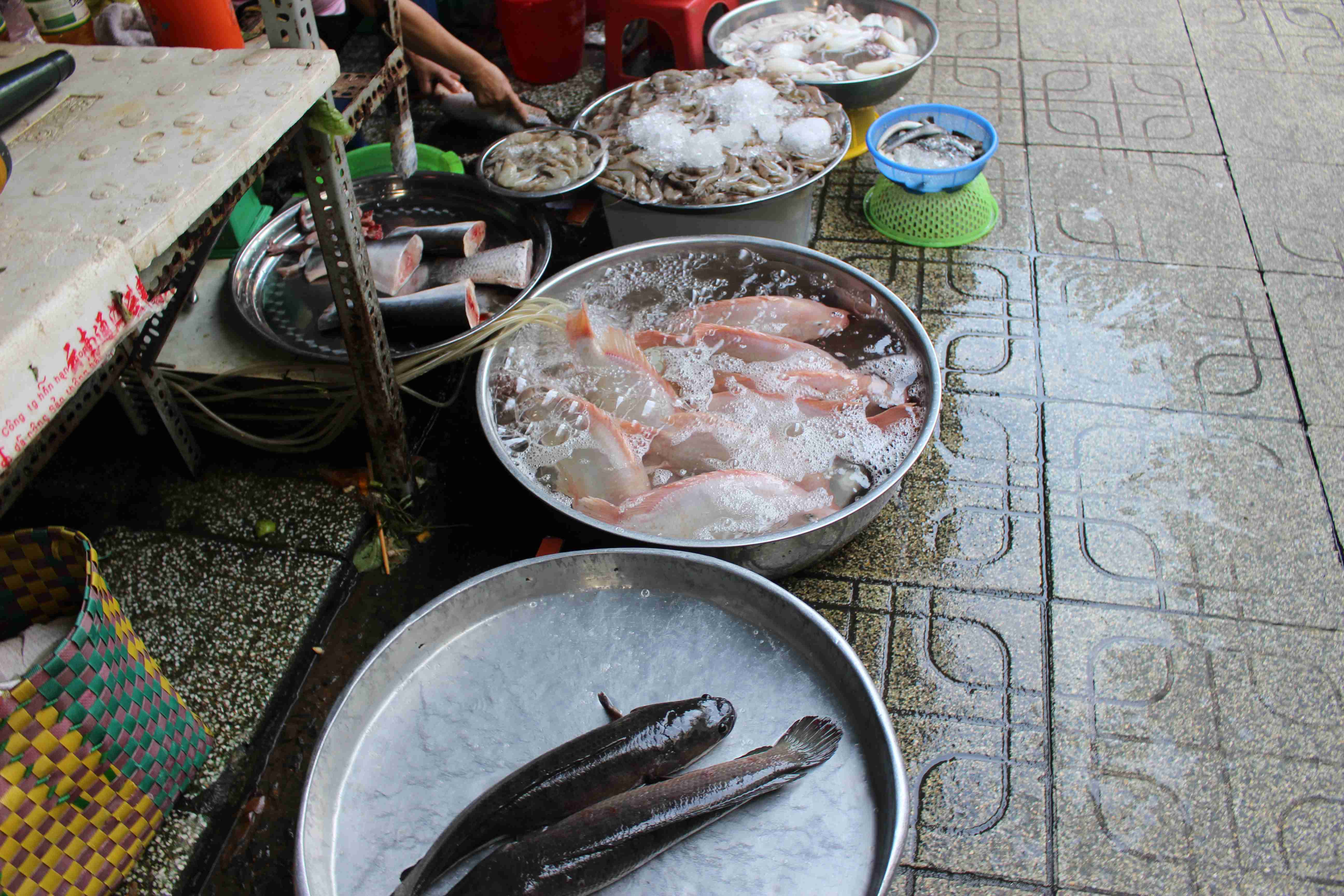 ベンタイン市場で売られている魚